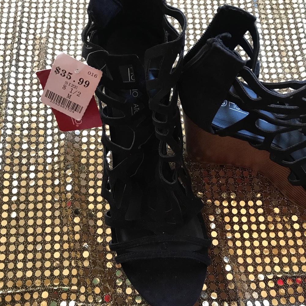 NEW Black Sexy Wedges! 🖤